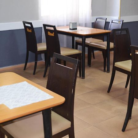 Hostal Gran Via Levante Торевьиа Экстерьер фото