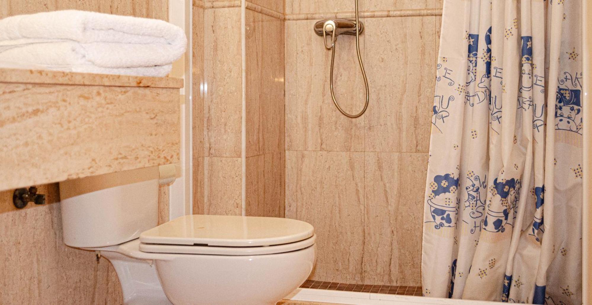Hostal Gran Via Levante Торевьиа Экстерьер фото