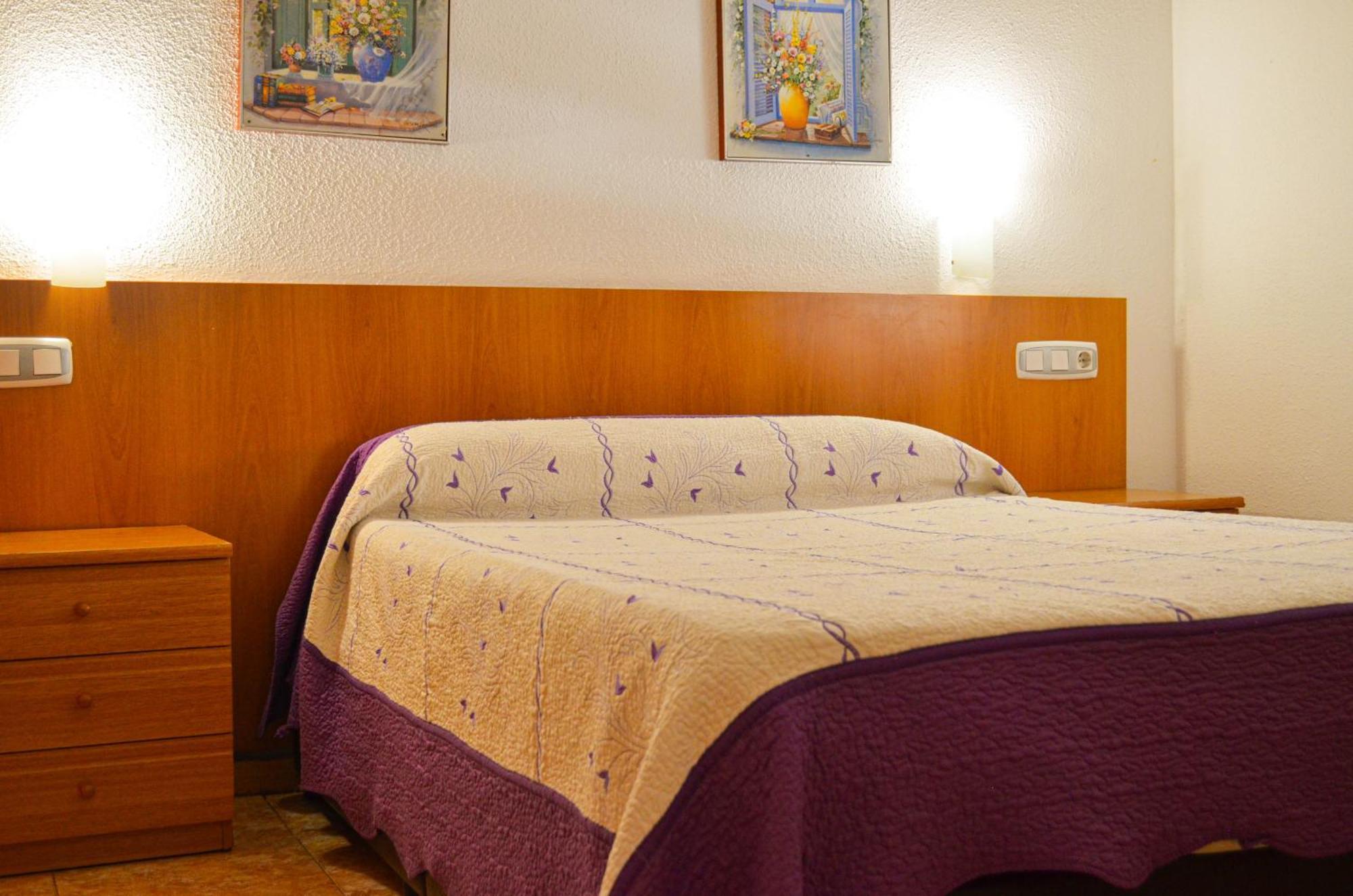 Hostal Gran Via Levante Торевьиа Экстерьер фото